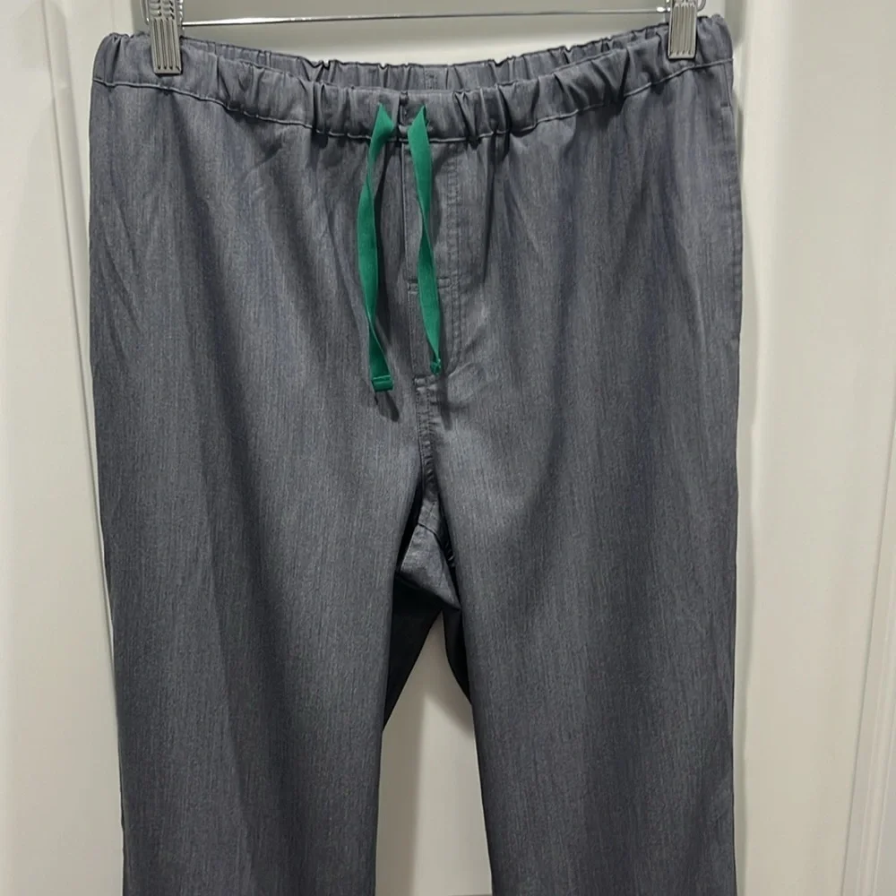 Figs Men’s Pisco Basic Scrub Pants in Graphite Sz M